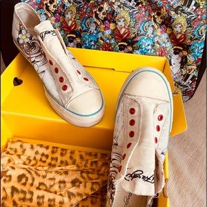 Ed Hardy flowers off white